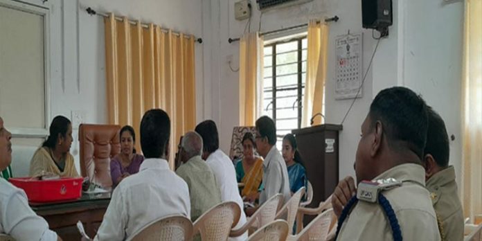 ജനപ്രതിനിധികള് പങ്കെടുക്കാതെ കോന്നി താലൂക്ക് വികസന സമിതി ജനപ്രതിനിധികള് പങ്കെടുക്കാതെ കോന്നി താലൂക്ക് വികസന സമിതി