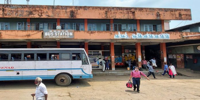 ചെങ്ങന്നൂര് ഡിപ്പോയില് ജിവനക്കാരിക്കെതിരെ മാനസിക പീഡനം ; സെക്യൂരിറ്റി ഗാര്ഡിനെതിരെ കേസെടുത്തു ചെങ്ങന്നൂര് ഡിപ്പോയില് ജിവനക്കാരിക്കെതിരെ മാനസിക പീഡനം ; സെക്യൂരിറ്റി ഗാര്ഡിനെതിരെ കേസെടുത്തു