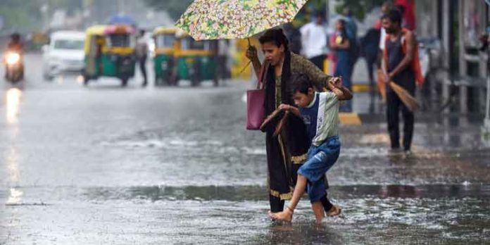 കനത്ത മഴ ; കണ്ണൂരിൽ നാളെ വിദ്യാഭ്യാസ സ്ഥാപനങ്ങൾക്ക് അവധി കനത്ത മഴ ; കണ്ണൂരിൽ നാളെ വിദ്യാഭ്യാസ സ്ഥാപനങ്ങൾക്ക് അവധി