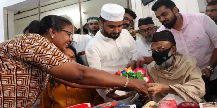 മഅദനി അൻവാർശ്ശേരിയിലെത്തി ; വൻ വരവേൽപ്പ് മഅദനി അൻവാർശ്ശേരിയിലെത്തി ; വൻ വരവേൽപ്പ്