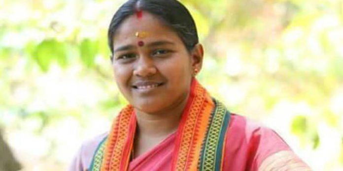 ട്രൗസർ ഇട്ട് മൈതാനത്ത് കളിക്കുന്ന കുട്ടികളെ ഉപയോഗിച്ച് എനിക്കെതിരെ പ്രചരണം ; ശോഭ സുരേന്ദ്രൻ ട്രൗസർ ഇട്ട് മൈതാനത്ത് കളിക്കുന്ന കുട്ടികളെ ഉപയോഗിച്ച് എനിക്കെതിരെ പ്രചരണം ; ശോഭ സുരേന്ദ്രൻ