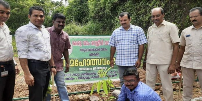 നഗരവനം പദ്ധതി ഉദ്ഘാടനം ചെയ്തു നഗരവനം പദ്ധതി ഉദ്ഘാടനം ചെയ്തു