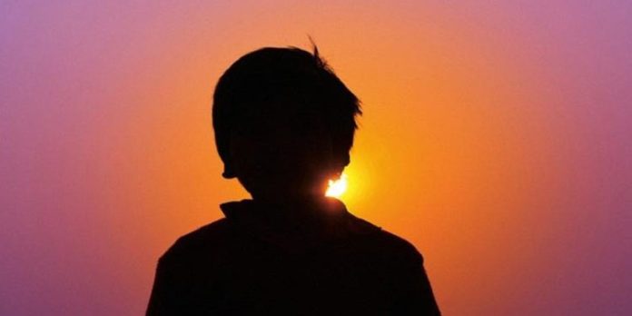 വീട് വിട്ടിറങ്ങിയ ഒൻപതാം ക്ലാസ് വിദ്യാർഥിയെ ട്രെയിനിൽ കണ്ടെത്തി വീട് വിട്ടിറങ്ങിയ ഒൻപതാം ക്ലാസ് വിദ്യാർഥിയെ ട്രെയിനിൽ കണ്ടെത്തി