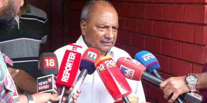 ഉമ്മൻ ചാണ്ടിയോട് ക്രൂരത കാട്ടിയവർക്കുള്ള ജനകീയ കോടതിയുടെ ശിക്ഷ; എ.കെ ആന്റണി ഉമ്മൻ ചാണ്ടിയോട് ക്രൂരത കാട്ടിയവർക്കുള്ള ജനകീയ കോടതിയുടെ ശിക്ഷ; എ.കെ ആന്റണി
