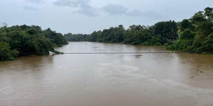 കനത്ത മഴയെ തുടർന്ന് പനച്ചിമൂട് എസ് മുക്കിൽ പള്ളി തകർന്നു വീണു കനത്ത മഴയെ തുടർന്ന് പനച്ചിമൂട് എസ് മുക്കിൽ പള്ളി തകർന്നു വീണു