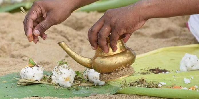 കര്ക്കടക വാവുബലി നാളെ ; തീര്ത്ഥഘട്ടങ്ങളിലേക്ക് പോകുന്നവര് ശ്രദ്ധിക്കേണ്ട കാര്യങ്ങള് കര്ക്കടക വാവുബലി നാളെ ; തീര്ത്ഥഘട്ടങ്ങളിലേക്ക് പോകുന്നവര് ശ്രദ്ധിക്കേണ്ട കാര്യങ്ങള്