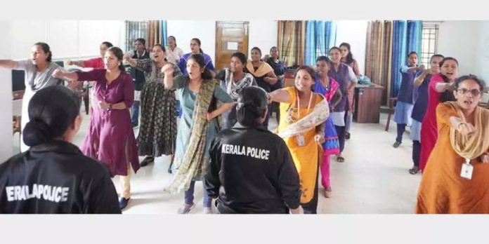 സ്വയംപ്രതിരോധം : കെ.എസ്.ആര്.ടി.സി വനിതാ ഡ്രൈവര്മാര്ക്കും കണ്ടക്ടര്മാര്ക്ക് പരിശീലനം ആരംഭിച്ചു സ്വയംപ്രതിരോധം : കെ.എസ്.ആര്.ടി.സി വനിതാ ഡ്രൈവര്മാര്ക്കും കണ്ടക്ടര്മാര്ക്ക് പരിശീലനം ആരംഭിച്ചു