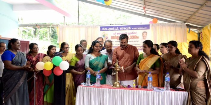 വർണക്കൂടാരമായി ഗവൺമെന്റ് എൽ പി എസ് മുറിഞ്ഞകൽ വർണക്കൂടാരമായി ഗവൺമെന്റ് എൽ പി എസ് മുറിഞ്ഞകൽ