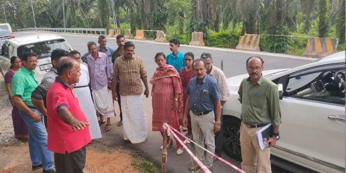 കെ എസ് ടി പി റോഡ് നിർമ്മാണ പ്രവർത്തി അഡ്വ. കെ യു ജനീഷ് കുമാർ എംഎൽഎ പരിശോധിച്ചു കെ എസ് ടി പി റോഡ് നിർമ്മാണ പ്രവർത്തി അഡ്വ. കെ യു ജനീഷ് കുമാർ എംഎൽഎ പരിശോധിച്ചു