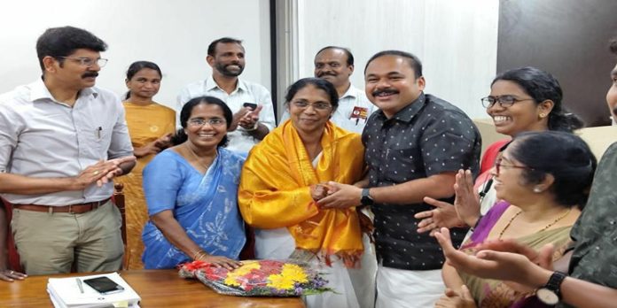 ബിനു ഐസക്ക് രാജുവിനെ ആലപ്പുഴ ജില്ലാ പഞ്ചായത്ത് വികസന സ്ഥിരം സമിതി അധ്യക്ഷയായി തെരഞ്ഞെടുത്തു ബിനു ഐസക്ക് രാജുവിനെ ആലപ്പുഴ ജില്ലാ പഞ്ചായത്ത് വികസന സ്ഥിരം സമിതി അധ്യക്ഷയായി തെരഞ്ഞെടുത്തു