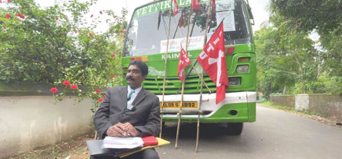 തിരുവാർപ്പിലെ അക്രമം ; സിഐടിയുവിൽ നിന്നും നേരിട്ടത് അതിക്രൂര പീഡനമെന്ന് ബസുടമ തിരുവാർപ്പിലെ അക്രമം ; സിഐടിയുവിൽ നിന്നും നേരിട്ടത് അതിക്രൂര പീഡനമെന്ന് ബസുടമ