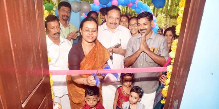 സംസ്ഥാനത്തെ അംഗനവാടികള് പൂര്ണമായി വൈദ്യുതീകരിക്കും : മന്ത്രി വീണാ ജോര്ജ് സംസ്ഥാനത്തെ അംഗനവാടികള് പൂര്ണമായി വൈദ്യുതീകരിക്കും : മന്ത്രി വീണാ ജോര്ജ്