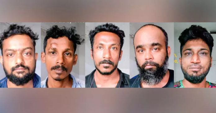 മാരകായുധങ്ങളുമായി ഭിന്നശേഷിക്കാരന്റെ വീട്ടിൽ കയറി അതിക്രമം നടത്തി ; ഗുണ്ടസംഘം അറസ്റ്റിൽ മാരകായുധങ്ങളുമായി ഭിന്നശേഷിക്കാരന്റെ വീട്ടിൽ കയറി അതിക്രമം നടത്തി ; ഗുണ്ടസംഘം അറസ്റ്റിൽ