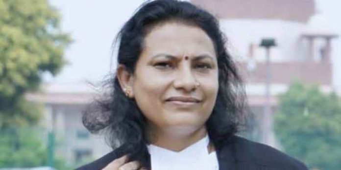രണ്ട് പതിറ്റാണ്ടിന് ശേഷം മകനെ ചേർത്ത് പിടിച്ച് അമ്മ ശോഭ ; അഭിഭാഷക ദീപ ജോസഫിന് അഭിനന്ദന പ്രവാഹം രണ്ട് പതിറ്റാണ്ടിന് ശേഷം മകനെ ചേർത്ത് പിടിച്ച് അമ്മ ശോഭ ; അഭിഭാഷക ദീപ ജോസഫിന് അഭിനന്ദന പ്രവാഹം