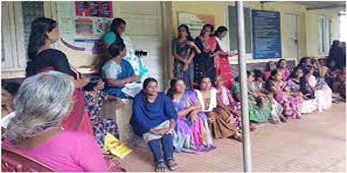 മണ്ണാർക്കാട് അനധികൃത മദ്യവിൽപനയ്ക്കെതിരെ അമ്മമാരുടെ കൂട്ടായ്മ രംഗത്ത് മണ്ണാർക്കാട് അനധികൃത മദ്യവിൽപനയ്ക്കെതിരെ അമ്മമാരുടെ കൂട്ടായ്മ രംഗത്ത്