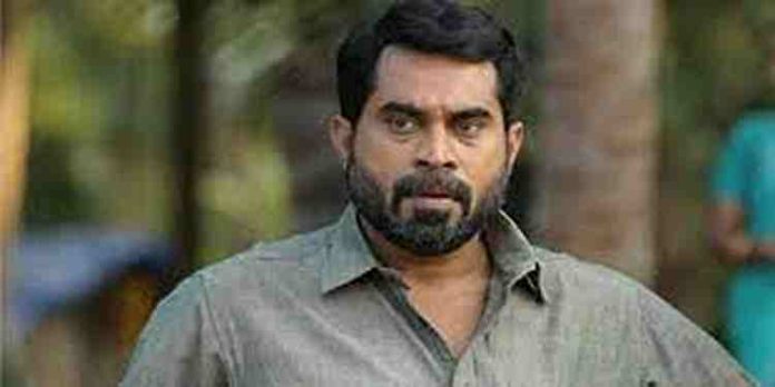 സുരാജ് വെഞ്ഞാറമൂട് ഇന്ന് കാറുമായി പാലാരിവട്ടം സ്റ്റേഷനില് ഹാജരാവണം സുരാജ് വെഞ്ഞാറമൂട് ഇന്ന് കാറുമായി പാലാരിവട്ടം സ്റ്റേഷനില് ഹാജരാവണം