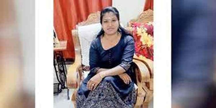 വണ്ടിപ്പെരിയാറിൽ യുവതിയുടെ ആത്മഹത്യ ; സുഹൃത്തിന്റേയും ഭാര്യയുടേയും ഭീഷണി മൂലമെന്ന് കുടുംബം വണ്ടിപ്പെരിയാറിൽ യുവതിയുടെ ആത്മഹത്യ ; സുഹൃത്തിന്റേയും ഭാര്യയുടേയും ഭീഷണി മൂലമെന്ന് കുടുംബം