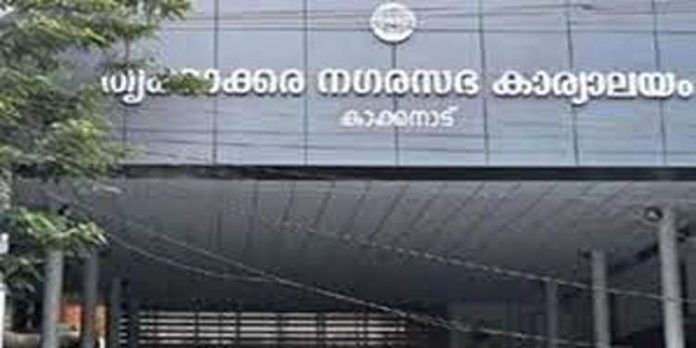 തൃക്കാക്കരയിൽ ഭരണം നിലനിർത്താൻ വിമതരെ ഉന്നമിട്ട് കോൺഗ്രസ് തൃക്കാക്കരയിൽ ഭരണം നിലനിർത്താൻ വിമതരെ ഉന്നമിട്ട് കോൺഗ്രസ്