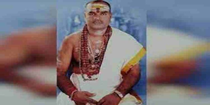 15 വയസുകാരിയെ പീഡിപ്പിച്ച കേസിൽ ഒളിവിൽ കഴിഞ്ഞിരുന്ന ജോത്സ്യൻ അറസ്റ്റിൽ 15 വയസുകാരിയെ പീഡിപ്പിച്ച കേസിൽ ഒളിവിൽ കഴിഞ്ഞിരുന്ന ജോത്സ്യൻ അറസ്റ്റിൽ