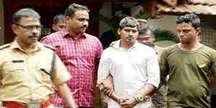 തിരുവനന്തപുരത്ത് മൂന്ന് മോഷണ പരമ്പര നടത്തിയ ഹൈടെക്ക് കള്ളൻ പിടിയിൽ തിരുവനന്തപുരത്ത് മൂന്ന് മോഷണ പരമ്പര നടത്തിയ ഹൈടെക്ക് കള്ളൻ പിടിയിൽ