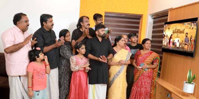 ” മുകൾപ്പരപ്പ് ” സിനിമയുടെ ആദ്യ വാൾ പേപ്പർ പ്രകാശനം ചെയ്തു ” മുകൾപ്പരപ്പ് ” സിനിമയുടെ ആദ്യ വാൾ പേപ്പർ പ്രകാശനം ചെയ്തു