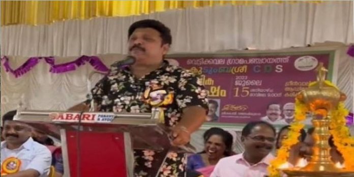 പൊതുപരിപാടിയിൽ വിളക്ക് കൊളുത്തരുതെന്ന് പറയുന്നത് തെറ്റ് : ഗണേഷ് കുമാർ പൊതുപരിപാടിയിൽ വിളക്ക് കൊളുത്തരുതെന്ന് പറയുന്നത് തെറ്റ് : ഗണേഷ് കുമാർ
