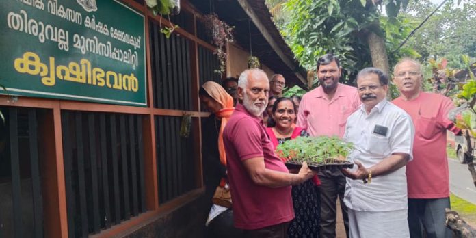 പച്ചക്കറി തൈകളുടെ വിതരണ ഉദ്ഘാടനം നടത്തി പച്ചക്കറി തൈകളുടെ വിതരണ ഉദ്ഘാടനം നടത്തി