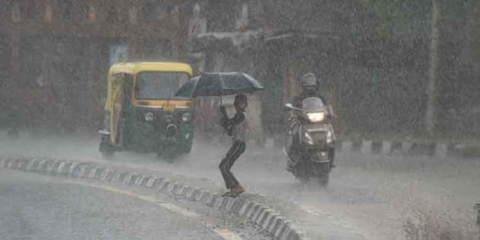 സംസ്ഥാനത്ത് ഇന്ന് ശക്തമായ മഴയ്ക്ക് സാധ്യത ; ഒമ്പത് ജില്ലകളിൽ യെല്ലോ അലർട്ട് സംസ്ഥാനത്ത് ഇന്ന് ശക്തമായ മഴയ്ക്ക് സാധ്യത ; ഒമ്പത് ജില്ലകളിൽ യെല്ലോ അലർട്ട്