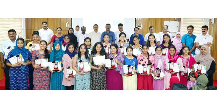 നഗരസഭാ മെറിറ്റ് ഫെസ്റ്റ് 2023 നടന്നു നഗരസഭാ മെറിറ്റ് ഫെസ്റ്റ് 2023 നടന്നു