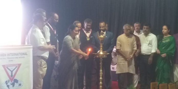 അടൂർ വൈസ് മെൻ ഇന്റർനാഷണൽ ക്ലബ്ബിന്റെ വജ്രജൂബിലി ആഘോഷം നടത്തി അടൂർ വൈസ് മെൻ ഇന്റർനാഷണൽ ക്ലബ്ബിന്റെ വജ്രജൂബിലി ആഘോഷം നടത്തി
