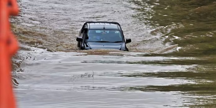 ഉത്തരേന്ത്യയിൽ വ്യാപക മഴ ; മരണസംഖ്യ 17 ആയി ഉത്തരേന്ത്യയിൽ വ്യാപക മഴ ; മരണസംഖ്യ 17 ആയി