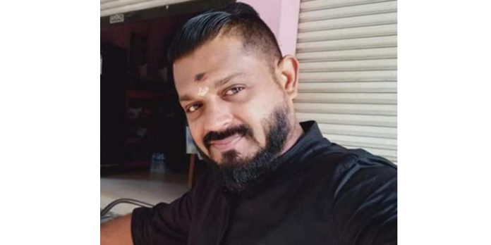 കോന്നിയിൽ ഹോട്ടൽ ഉടമയെ മരിച്ച നിലയിൽ കണ്ടെത്തി കോന്നിയിൽ ഹോട്ടൽ ഉടമയെ മരിച്ച നിലയിൽ കണ്ടെത്തി