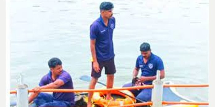 വിവാഹം കഴിഞ്ഞത് 6 മാസം മുമ്പ് ; ഫറോക്ക് പുഴയിൽ ചാടിയ യുവാവിനായി തിരച്ചിൽ തുടരുന്നു വിവാഹം കഴിഞ്ഞത് 6 മാസം മുമ്പ് ; ഫറോക്ക് പുഴയിൽ ചാടിയ യുവാവിനായി തിരച്ചിൽ തുടരുന്നു