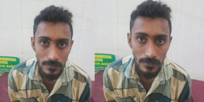 തിരുവല്ലയിൽ 13കാരിയെ പീഡിപ്പിച്ച കേസിൽ അറസ്റ്റിലായ യുവാവിന്റെ ഫോണിൽ 20ലധികം പെൺകുട്ടികളുടെ നഗ്നദൃശ്യങ്ങൾ തിരുവല്ലയിൽ 13കാരിയെ പീഡിപ്പിച്ച കേസിൽ അറസ്റ്റിലായ യുവാവിന്റെ ഫോണിൽ 20ലധികം പെൺകുട്ടികളുടെ നഗ്നദൃശ്യങ്ങൾ