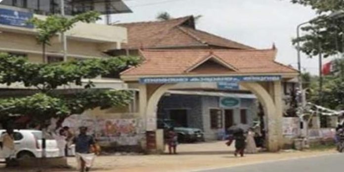 തിരുവല്ല നഗരസഭയിൽ പ്രതിഷേധവുമായി ബിജെപി കൗൺസിലർമാർ തിരുവല്ല നഗരസഭയിൽ പ്രതിഷേധവുമായി ബിജെപി കൗൺസിലർമാർ