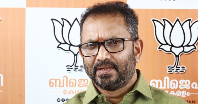 ഏകീകൃത സിവിൽ കോഡിൽ സിപിഎമ്മും കോൺഗ്രസും മതധ്രുവീകരണത്തിന് ശ്രമിക്കുന്നുവെന്ന് കെ സുരേന്ദ്രൻ ഏകീകൃത സിവിൽ കോഡിൽ സിപിഎമ്മും കോൺഗ്രസും മതധ്രുവീകരണത്തിന് ശ്രമിക്കുന്നുവെന്ന് കെ സുരേന്ദ്രൻ