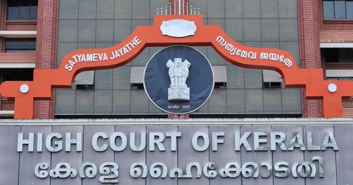 കൊല്ലം സിറ്റി പോലീസ് കമ്മീഷണർക്ക് പിഴ ചുമത്തി ഹൈക്കോടതി കൊല്ലം സിറ്റി പോലീസ് കമ്മീഷണർക്ക് പിഴ ചുമത്തി ഹൈക്കോടതി