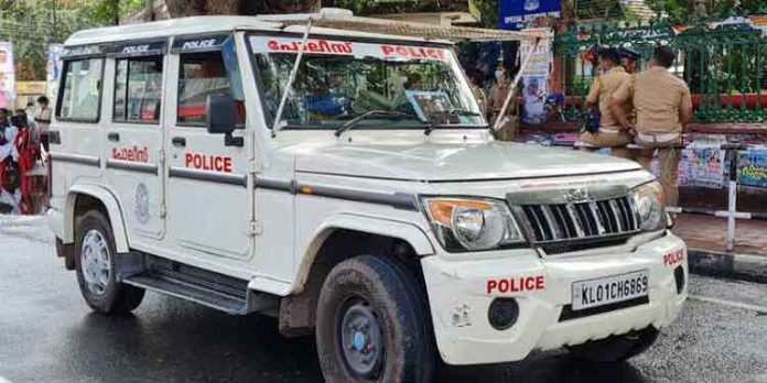 പരപ്പയില് വ്യാപാരികളുടെ ഉറക്കം കെടുത്തിയ കള്ളന് ഒടുവില് പോലീസ് പിടിയിലായി പരപ്പയില് വ്യാപാരികളുടെ ഉറക്കം കെടുത്തിയ കള്ളന് ഒടുവില് പോലീസ് പിടിയിലായി