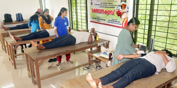 രക്തദാന ക്യാമ്പ് നടത്തി രക്തദാന ക്യാമ്പ് നടത്തി