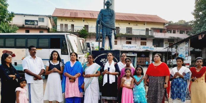 പൊന്നോമനേ മാപ്പ് ; മഹിളാ കോൺഗ്രസ് കോന്നി ബ്ലോക്ക് കമ്മിറ്റി അനുശോചന പരിപാടി സംഘടിപ്പിച്ചു പൊന്നോമനേ മാപ്പ് ; മഹിളാ കോൺഗ്രസ് കോന്നി ബ്ലോക്ക് കമ്മിറ്റി അനുശോചന പരിപാടി സംഘടിപ്പിച്ചു