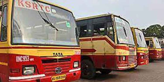 കെഎസ്ആർടിസി ബസിനുള്ളിൽ ഛർദിച്ചു ; പെൺകുട്ടിയെക്കൊണ്ട് ബസ് കഴുകിച്ച് ജീവനക്കാർ കെഎസ്ആർടിസി ബസിനുള്ളിൽ ഛർദിച്ചു ; പെൺകുട്ടിയെക്കൊണ്ട് ബസ് കഴുകിച്ച് ജീവനക്കാർ