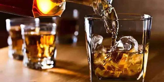 മദ്യനയം അംഗീകരിച്ചു ; ബാർ ലൈസൻസ് ഫീസ് 5 ലക്ഷം രൂപ വർധിപ്പിച്ചു മദ്യനയം അംഗീകരിച്ചു ; ബാർ ലൈസൻസ് ഫീസ് 5 ലക്ഷം രൂപ വർധിപ്പിച്ചു