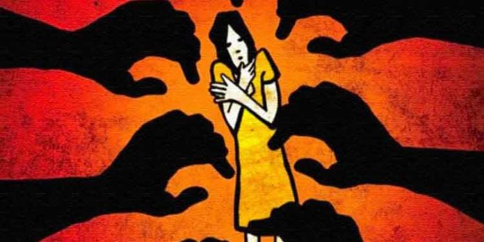 മധ്യപ്രദേശിൽ 12 വയസുകാരി കൂട്ടമാനഭംഗത്തിന് ഇരയായി ; 3 പേർ അറസ്റ്റിൽ മധ്യപ്രദേശിൽ 12 വയസുകാരി കൂട്ടമാനഭംഗത്തിന് ഇരയായി ; 3 പേർ അറസ്റ്റിൽ