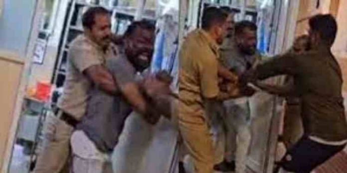 പരിശോധനക്കെത്തിച്ച ആൾ അക്രമാസക്തനായി; ആശുപത്രിയിലെ ഡ്രസിംഗ് റൂം അടിച്ചുതകര്ത്തു പരിശോധനക്കെത്തിച്ച ആൾ അക്രമാസക്തനായി; ആശുപത്രിയിലെ ഡ്രസിംഗ് റൂം അടിച്ചുതകര്ത്തു
