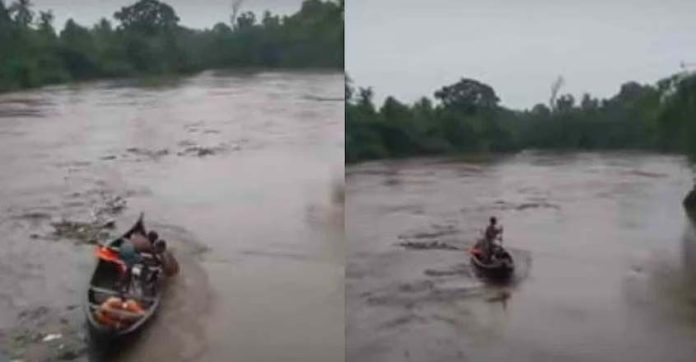 കടത്തുവള്ളം പുഴയിലൂടെ ഒഴുകി ; പാലത്തിൽനിന്ന് ചാടി പിടിച്ചെടുത്ത് വള്ളക്കാരൻ കടത്തുവള്ളം പുഴയിലൂടെ ഒഴുകി ; പാലത്തിൽനിന്ന് ചാടി പിടിച്ചെടുത്ത് വള്ളക്കാരൻ