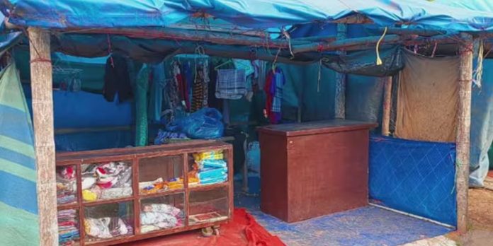 കുന്നംകുളത്ത് വഴിയോര വസ്ത്ര വില്പ്പന സ്ഥാപനത്തില് മോഷണം ; വന് നഷ്ടം കുന്നംകുളത്ത് വഴിയോര വസ്ത്ര വില്പ്പന സ്ഥാപനത്തില് മോഷണം ; വന് നഷ്ടം