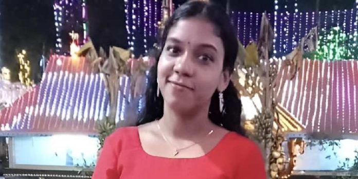 യുവതിയുടെ മൃതദേഹം പഴക്കം ചെന്ന നിലയില് വീട്ടിനുള്ളില് കണ്ടെത്തി യുവതിയുടെ മൃതദേഹം പഴക്കം ചെന്ന നിലയില് വീട്ടിനുള്ളില് കണ്ടെത്തി