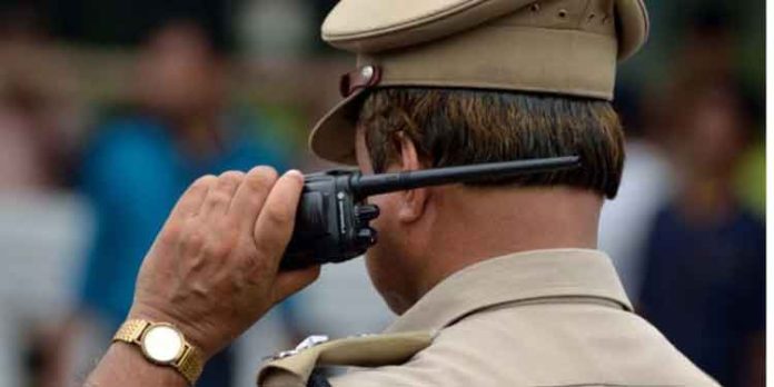 ഉമ്മൻചാണ്ടി അനുസ്മരണത്തിലെ മൈക്ക് തകരാർ ; എഫ്ഐആറിട്ട് പോലീസ് ഉമ്മൻചാണ്ടി അനുസ്മരണത്തിലെ മൈക്ക് തകരാർ ; എഫ്ഐആറിട്ട് പോലീസ്