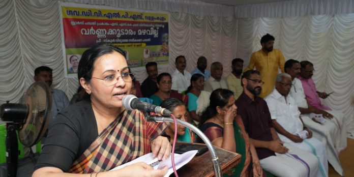 വര്ണക്കൂടാരം മഴവില്ലില് തിളങ്ങി വള്ളംകുളം ഗവ. ദേവി വിലാസം എല് പി സ്കൂള് വര്ണക്കൂടാരം മഴവില്ലില് തിളങ്ങി വള്ളംകുളം ഗവ. ദേവി വിലാസം എല് പി സ്കൂള്