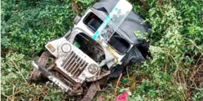 ഇടമലക്കുടിയിൽ നിന്ന് മടങ്ങും വഴി ജീപ്പ് നിയന്ത്രണം വിട്ട് മറിഞ്ഞു ; ദമ്പതിമാർക്ക് പരിക്ക് ഇടമലക്കുടിയിൽ നിന്ന് മടങ്ങും വഴി ജീപ്പ് നിയന്ത്രണം വിട്ട് മറിഞ്ഞു ; ദമ്പതിമാർക്ക് പരിക്ക്